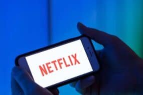 Netflix: Ποιες είναι οι σειρές που έχουν σπάσει τα ρεκόρ τηλεθέασης από την έναρξή του μέχρι και σήμερα